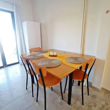 Corinth Maisonette - Building A Appartement Lechaio